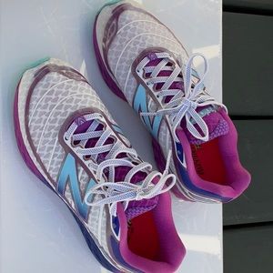New Balance “Fresh Foam” women’s sneakers